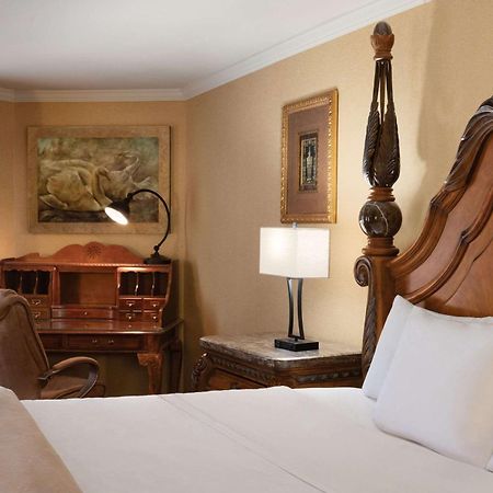 Radisson Hotel Colorado Springs Airport מראה חיצוני תמונה