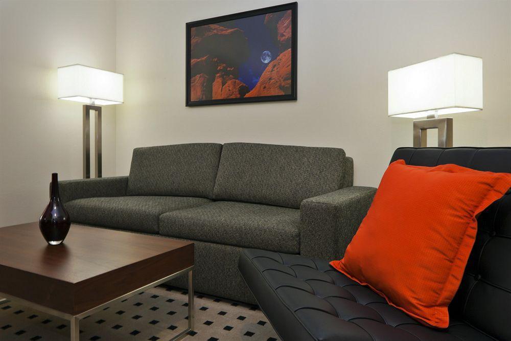 Radisson Hotel Colorado Springs Airport חדר תמונה