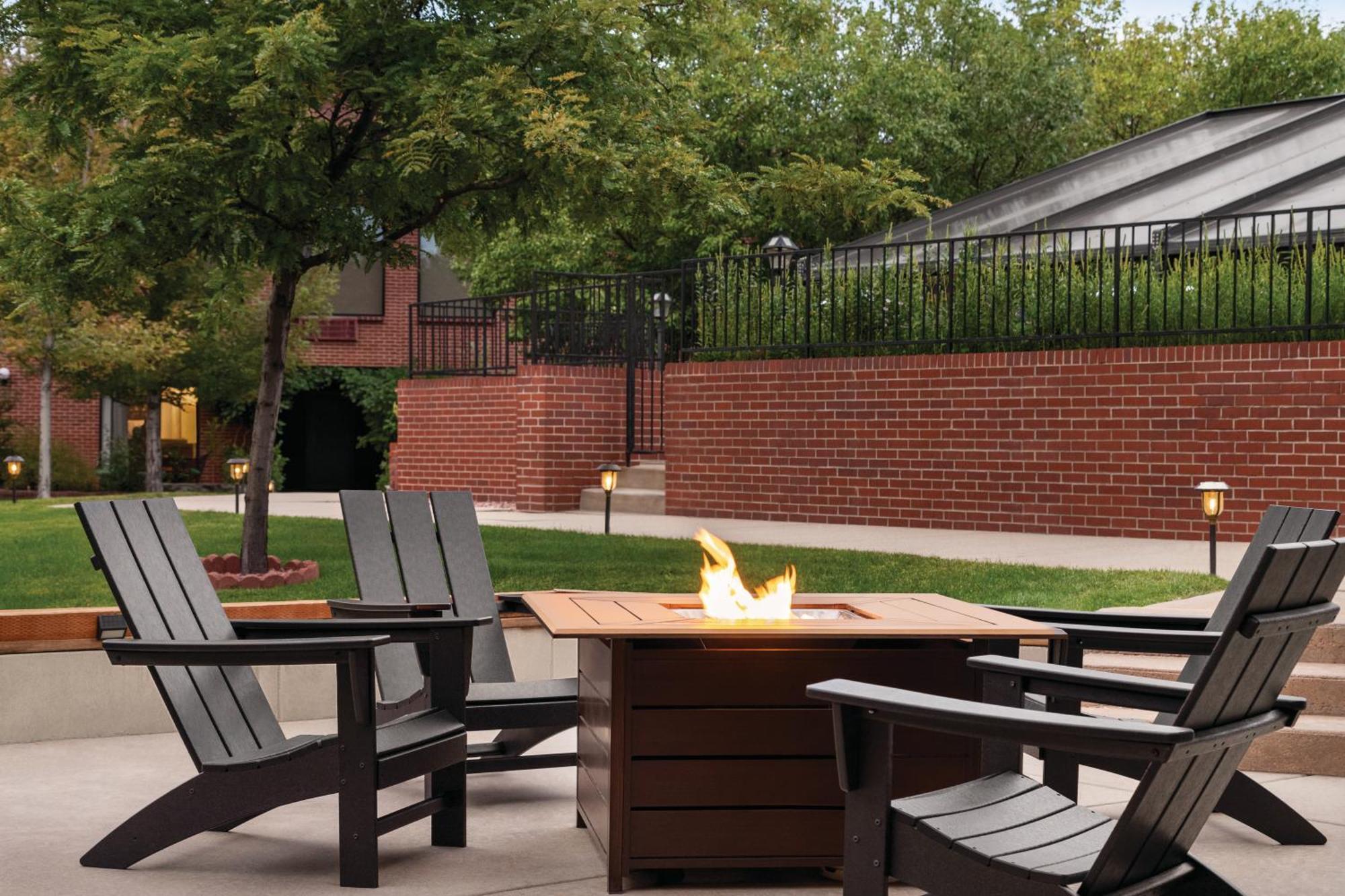 Radisson Hotel Colorado Springs Airport מראה חיצוני תמונה